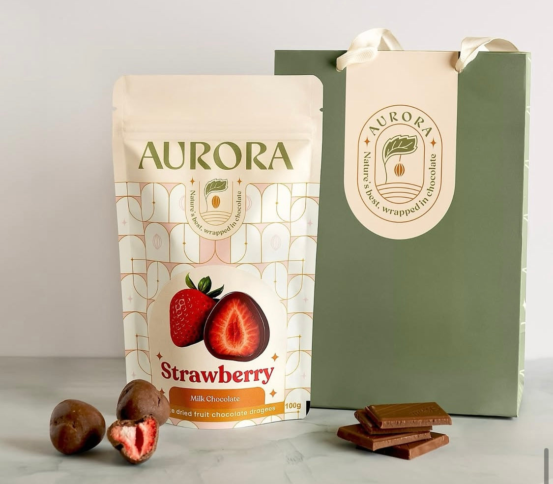 Aurora milk chocolate freeze dried strawberry dragee حلوى الفراولة المجففة بالتجميد من شوكولاتة أورورا بالحليب
