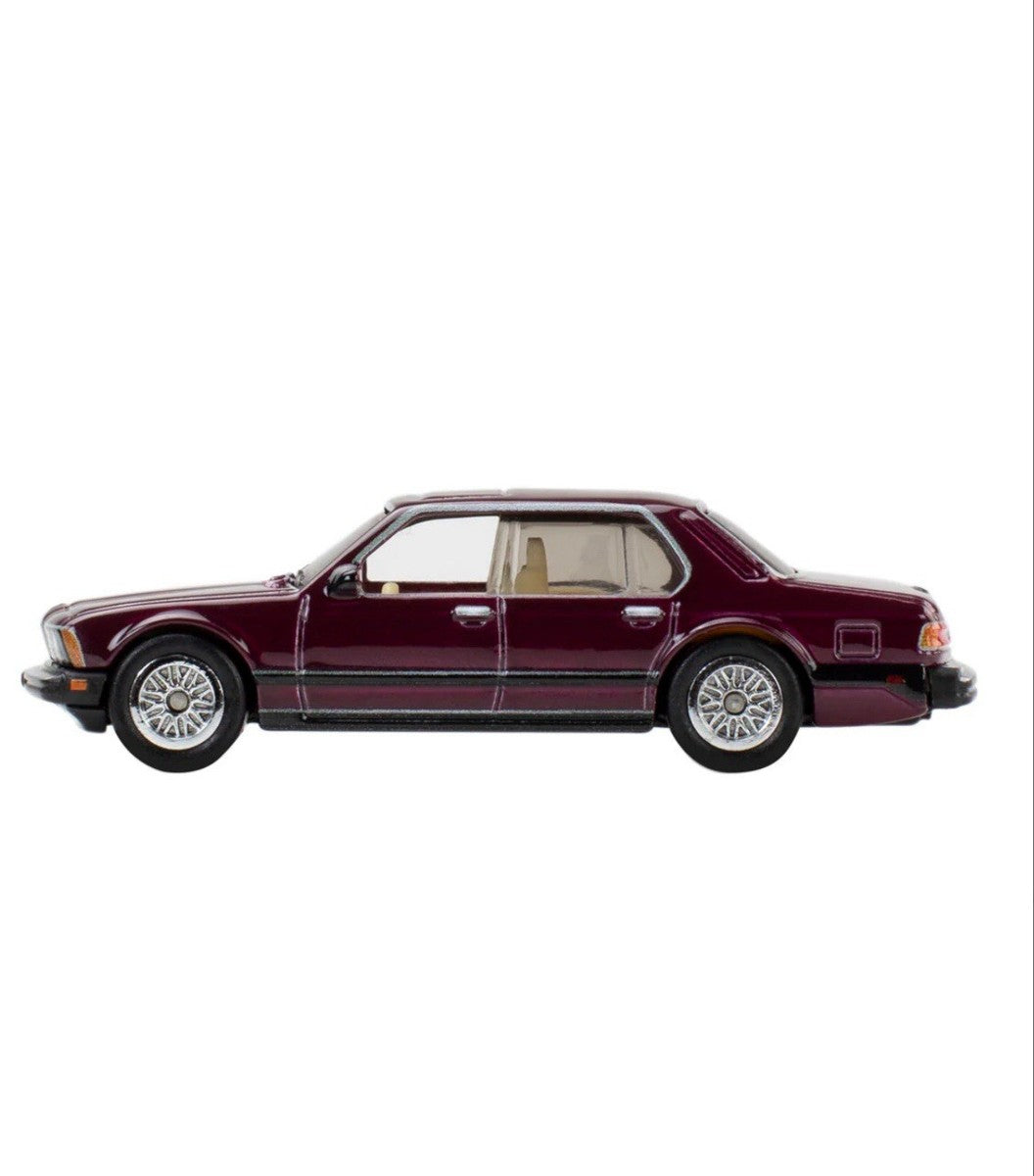 Hot wheels pop culture the stranger things 1983 BMW 733i هوت ويلز، ثقافة البوب، أشياء غريبة، بي إم دبليو 733i موديل 1983