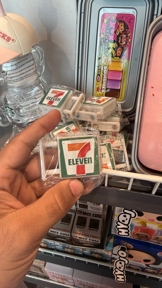 7 eleven sign board