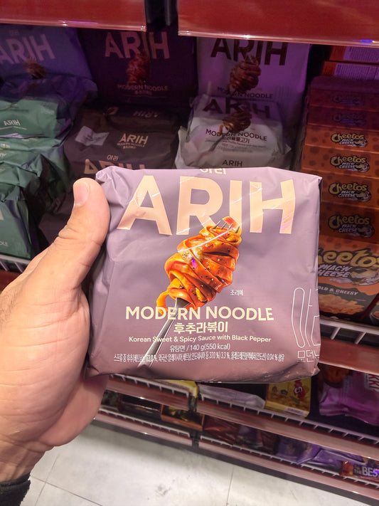 BTS x ARIH Black Pepper Tteokbokki Modern Noodle (1 Pack) – Korean Premium Ramen نودلز تيوكبوكي بالفلفل الأسود من BTS x ARIH (عبوة واحدة) – رامين كوري فاخر