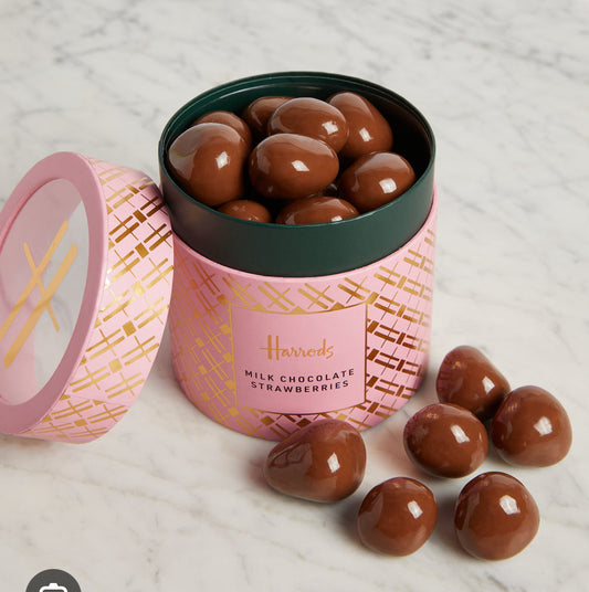 Harrods milk chocolate strawberry 325g شوكولاتة هارودز بالحليب بنكهة الفراولة 325 غرام