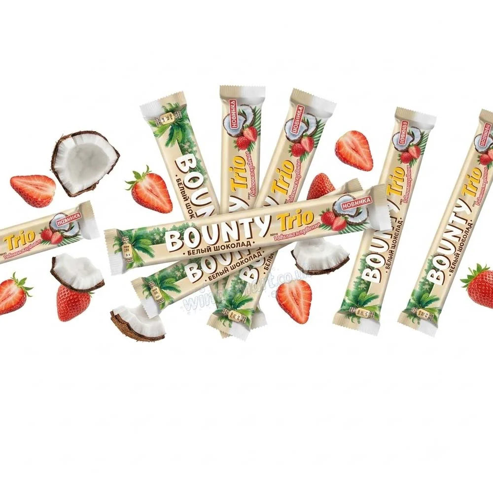 Bounty Trio Strawberry Chocolate Bar with Coconut and Strawberries