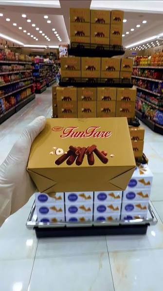 Funfair chocolate wafer box علبة رقائق شوكولاتة فان فير