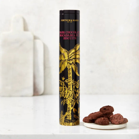 Fortnum & mason 
Dark Chocolate macadamia nut biscuits 250g فورتنوم آند ماسون
بسكويت جوز المكاديميا بالشوكولاتة الداكنة 250 غرام