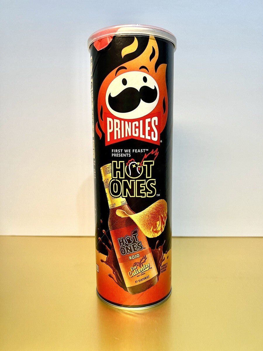 Pringles Hot ones potato chips rojo