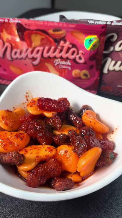 Munchies Manguitos Peach Chamoy